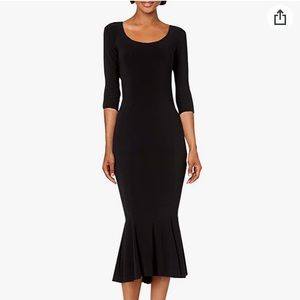 Norma Kamali gown. Form fitting yet comfortable